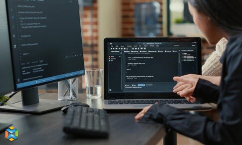 Qu’est-ce qu’un développeur Full Stack ? Et comment le devenir ?